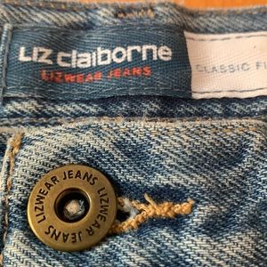 Ladies Liz Claiborne shorts size 8